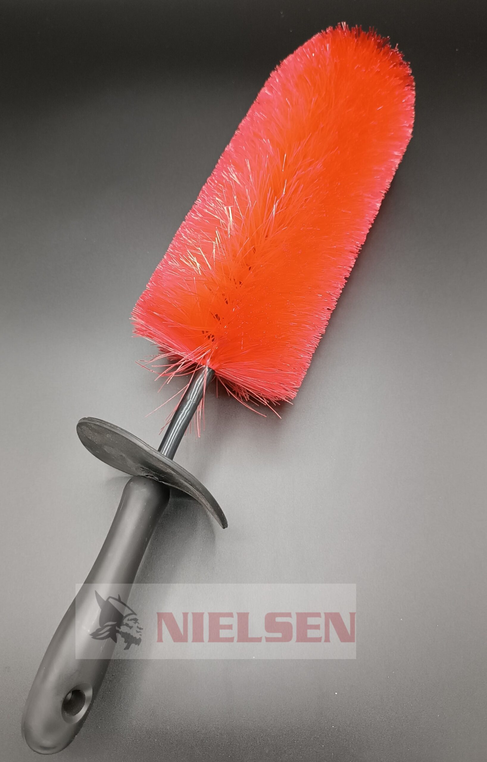 brosse rouge pour jante